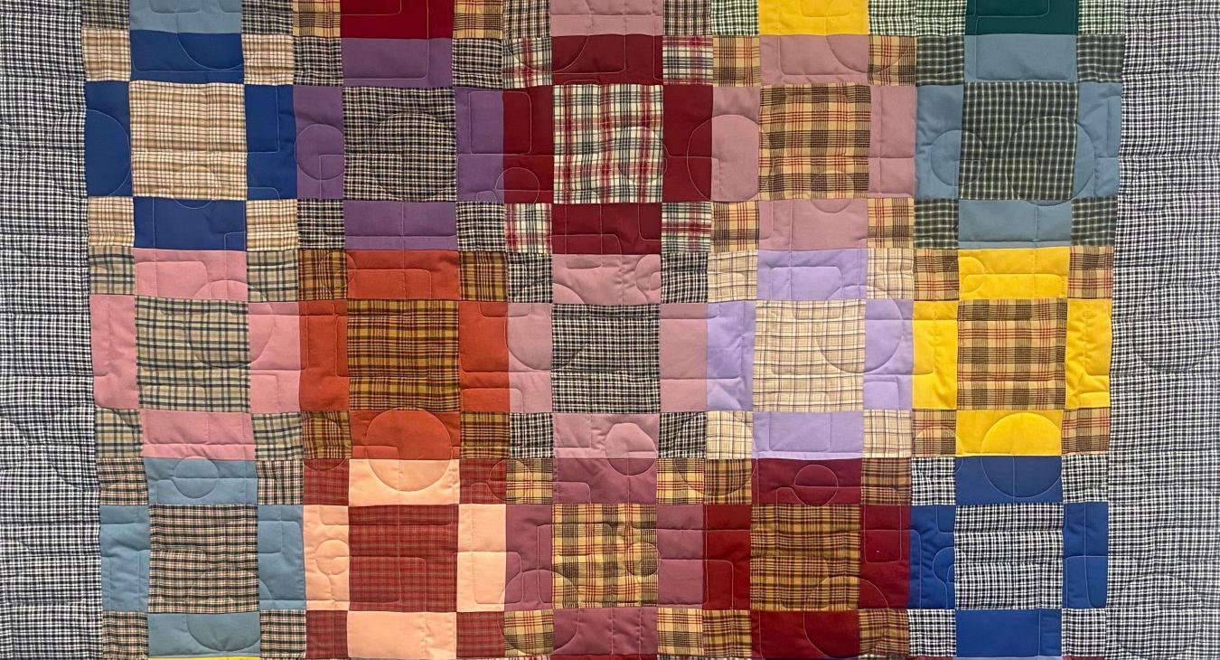 Longarm quilting services computerized edge to edge